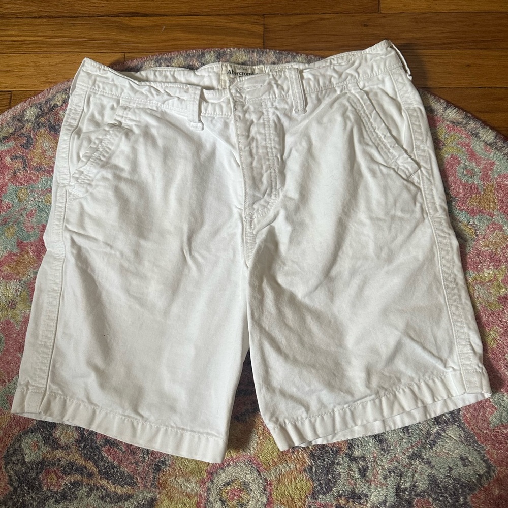 Abercrombie & Fitch White Men's Casual Chino Shorts Size 34!!!